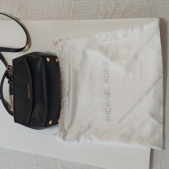 Michael Kors Ava Top Handle Small Satchel With With Black Bow With Dustcover - Picture 13 of 13